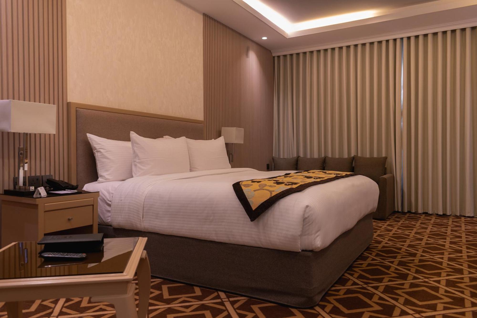 Best Western Plus Jeddah Hotel Madinah Road Exterior foto